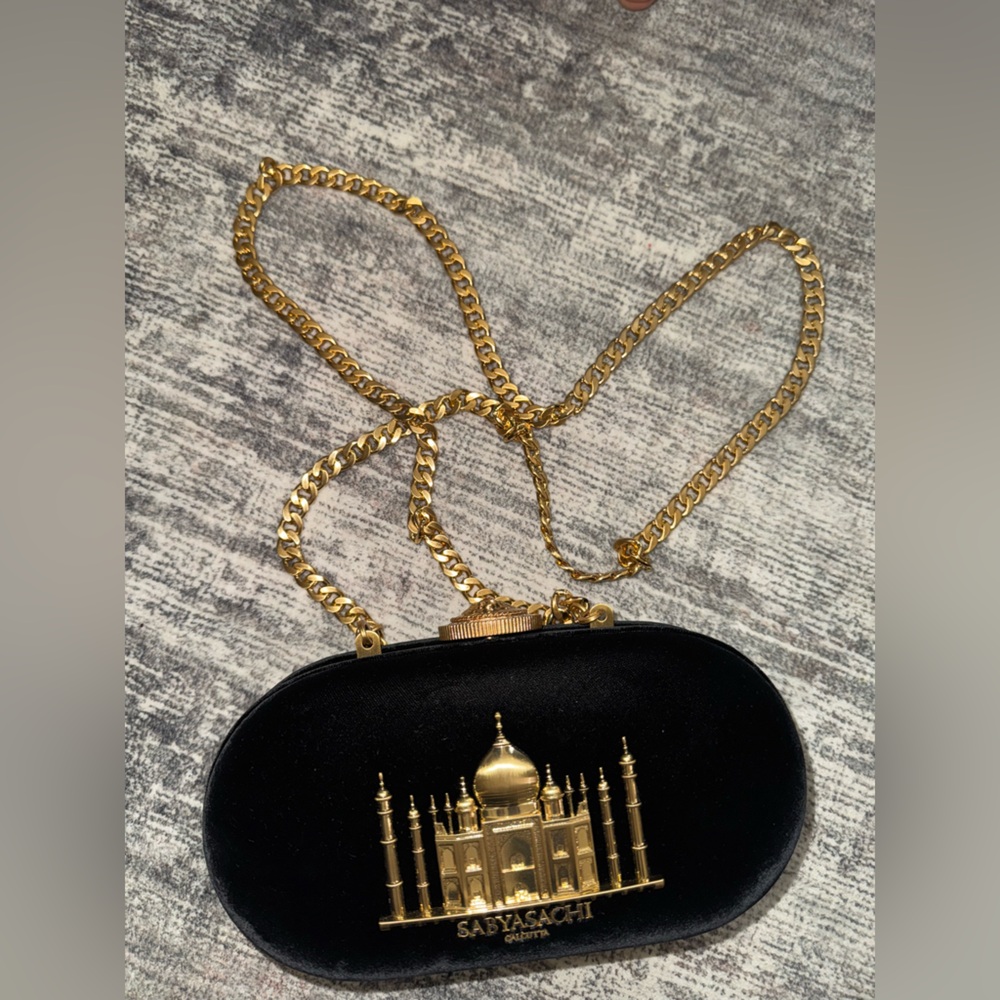 Sabyasachi x Bergdorf Goodman Velvet THE TAJ MINAUDIÈRE clutch